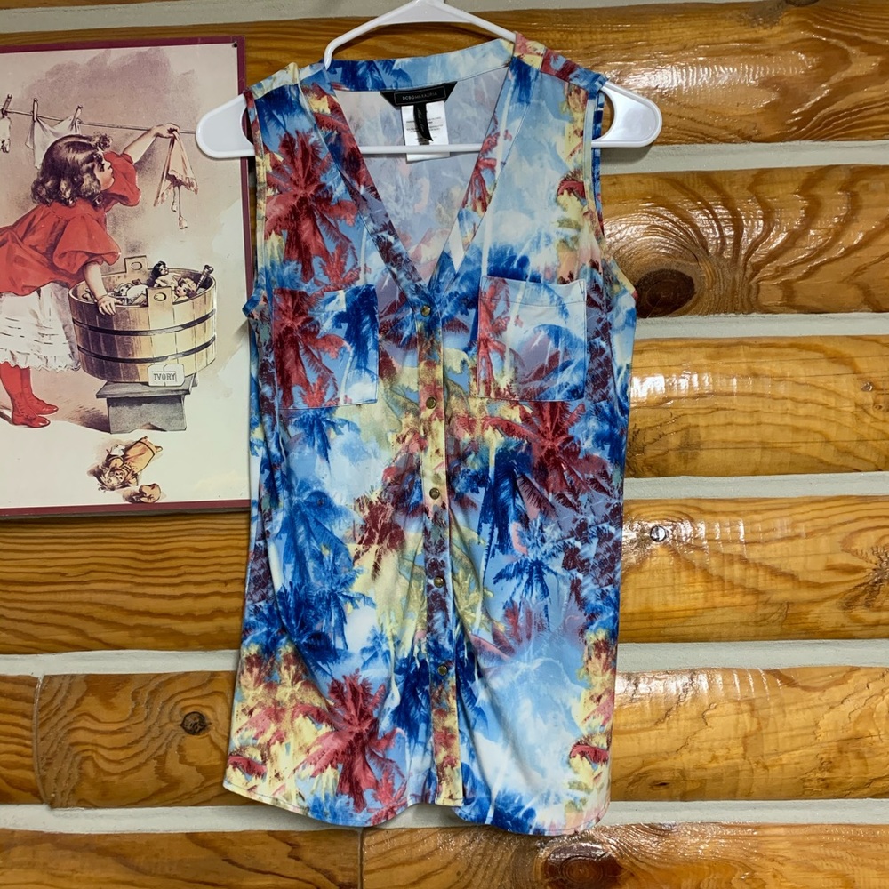 BCBG stretchy snap up tank